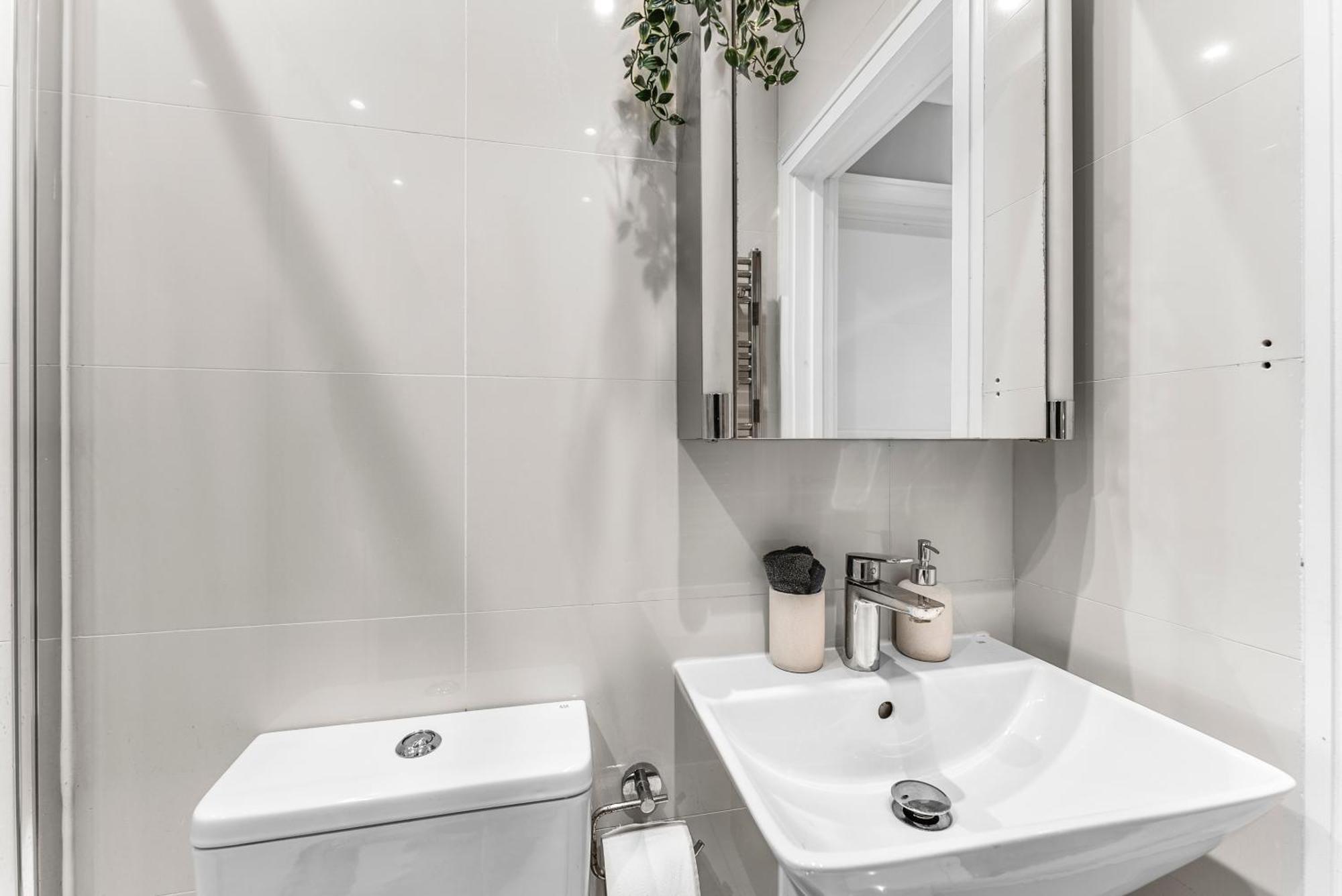 Comfortable City Centre Apartment For Contractors And Couples - City Centre บริสตอล ภายนอก รูปภาพ